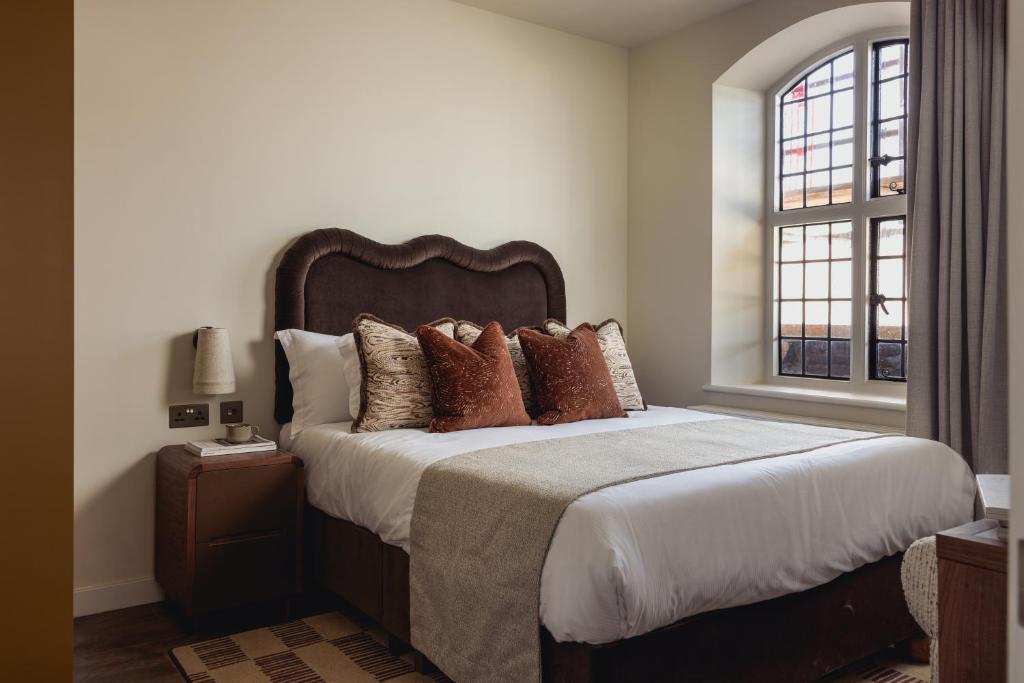 Native Fitzrovia by Numa