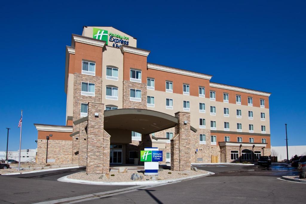 Holiday Inn Express & Suites - Denver East Hotel