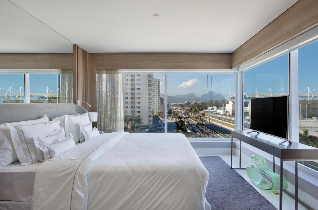 Venit + Mio Barra Hotel