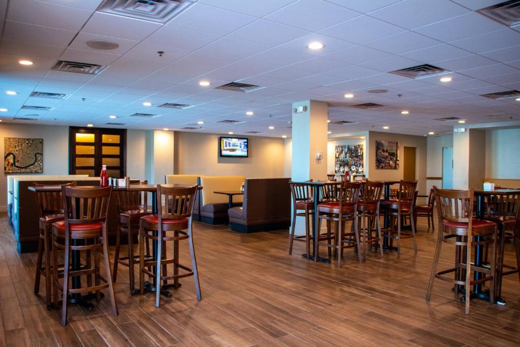 Holiday Inn Metairie New Orleans by IHG