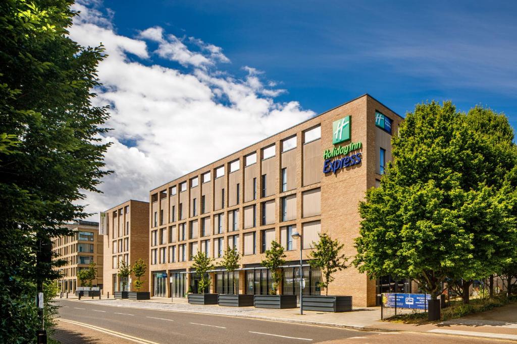 Holiday Inn Express London - Excel by IHG