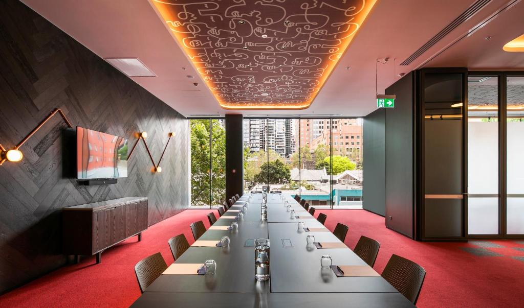 Holiday Inn Express Melbourne Little Collins by IHG
