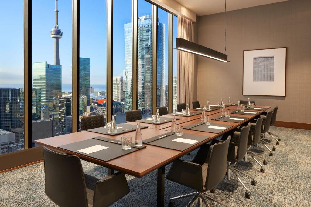 Sheraton Centre Toronto Hotel