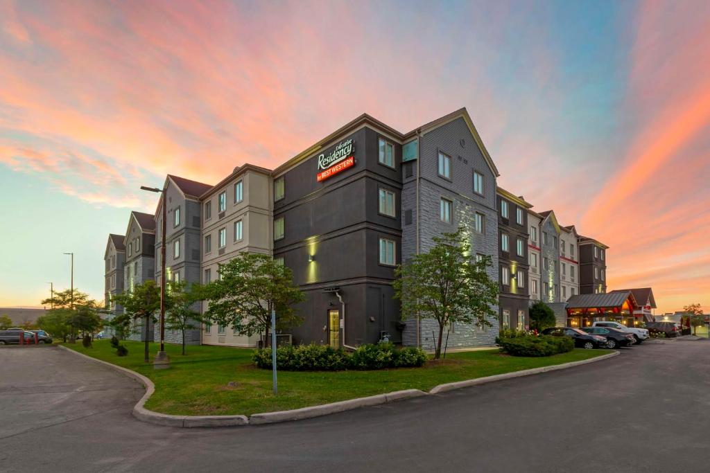 Executive Residency by Best Western Toronto