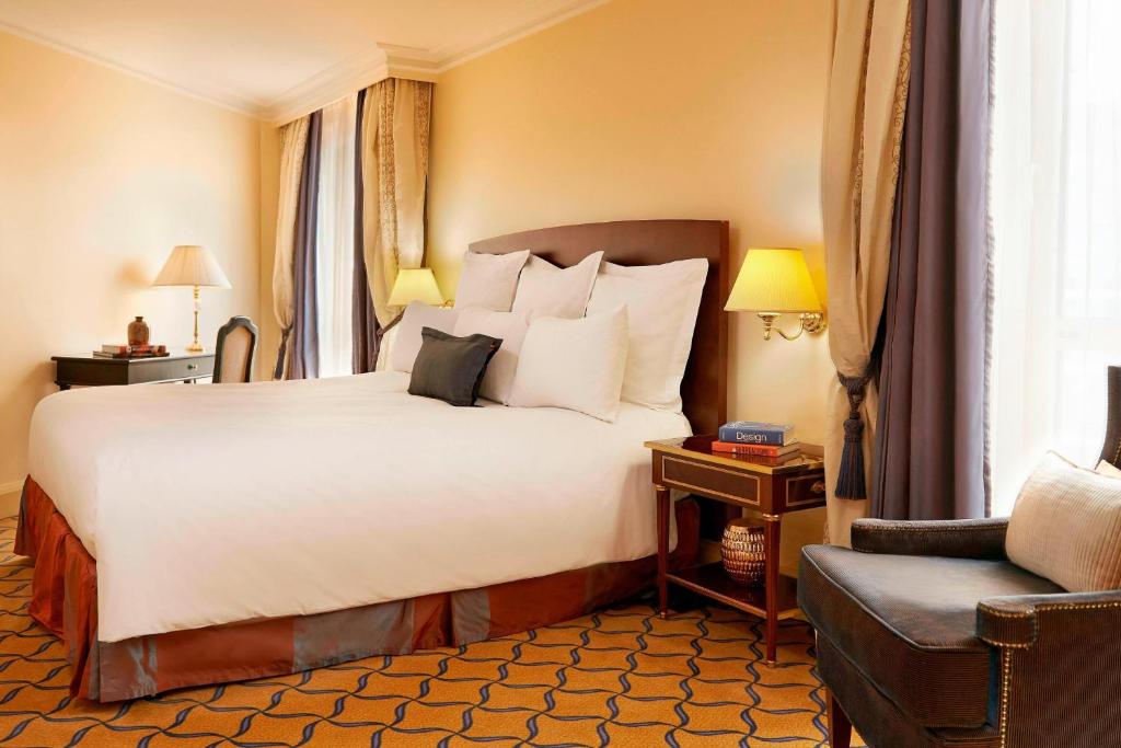 Renaissance Paris La Defense Hotel