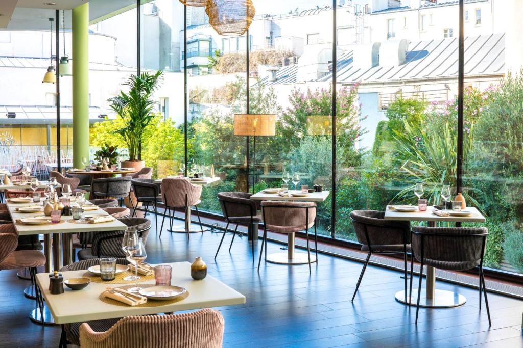 Renaissance Paris Arc de Triomphe Hotel