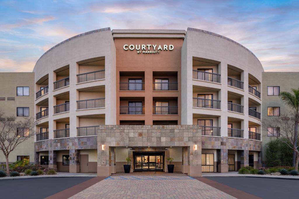 Courtyard by Marriott San Diego Central
