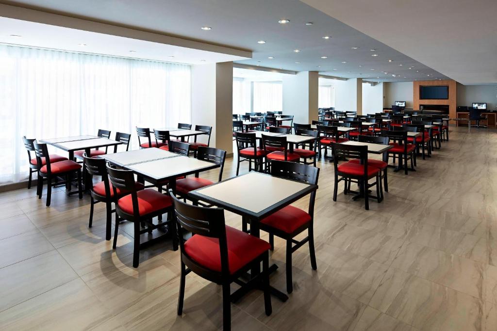 Residence Inn by Marriott Montreal Downtown