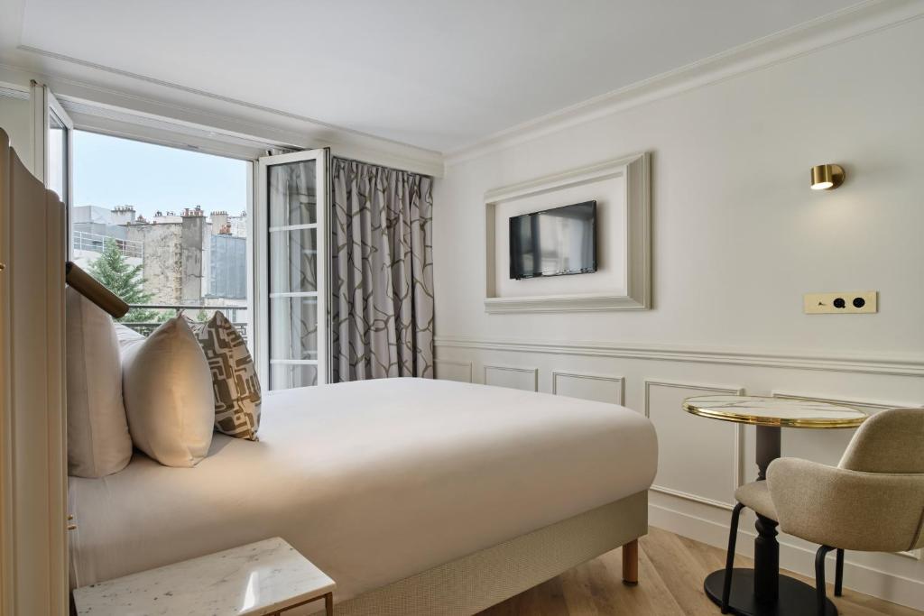 Posy Hotel by HappyCulture