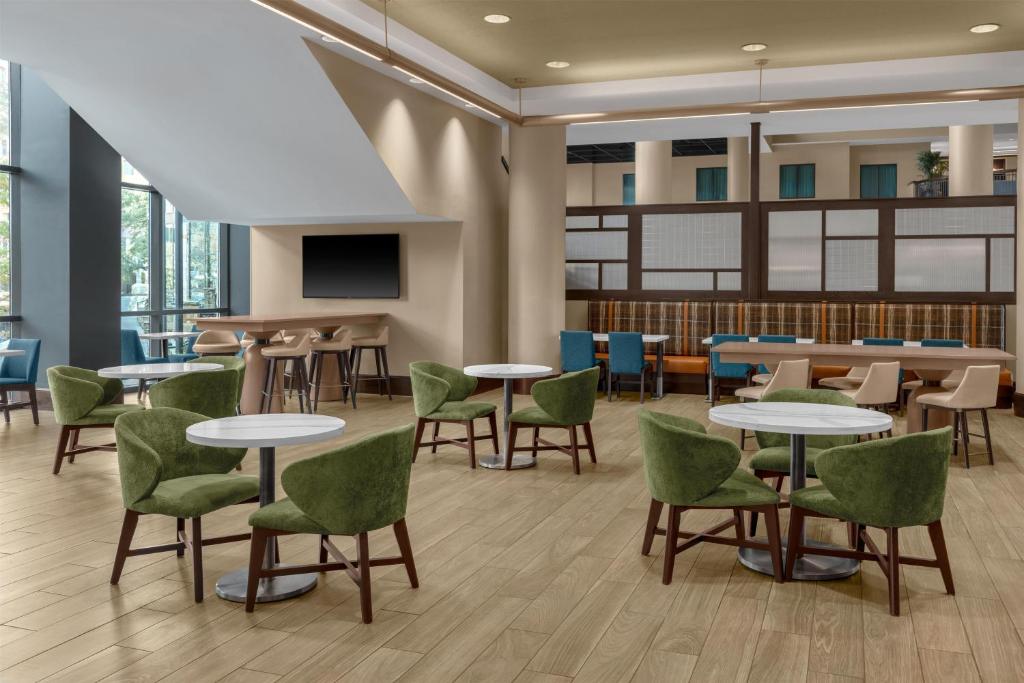 Embassy Suites by Hilton San Antonio Riverwalk Downtown