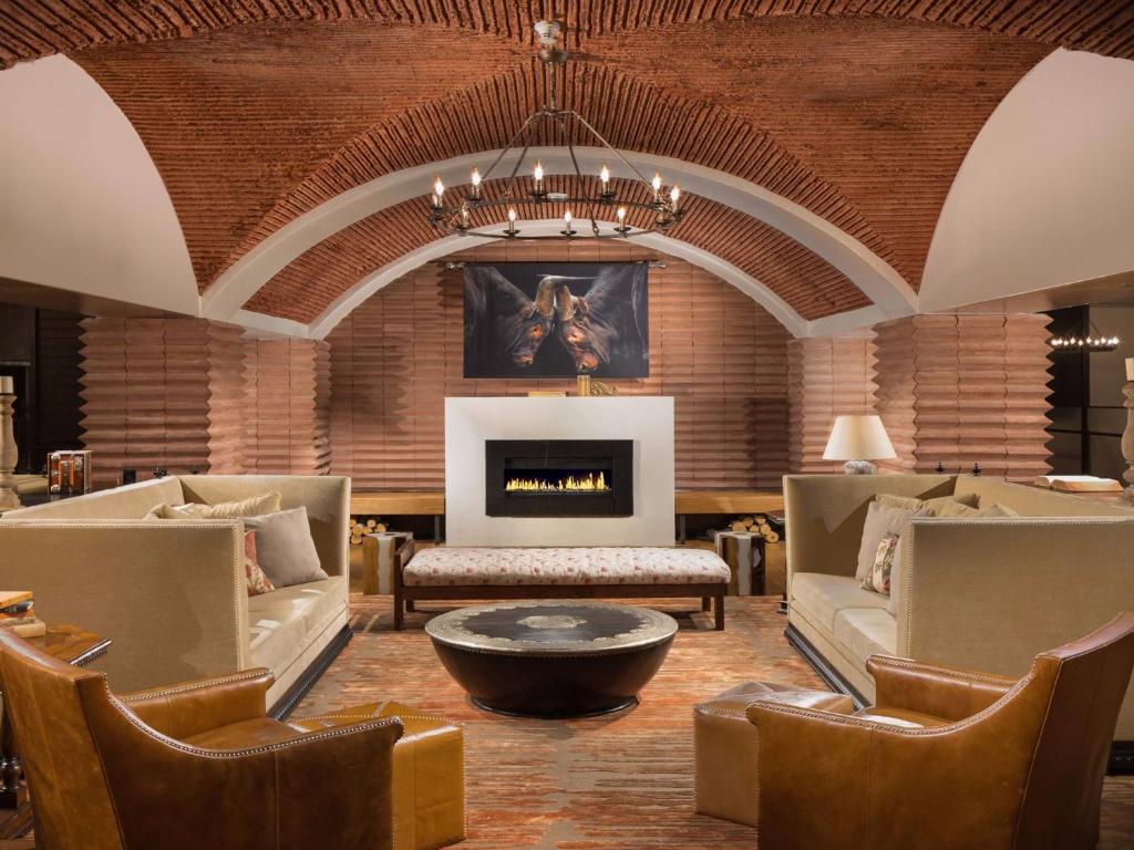 Hotel Valencia Riverwalk, Valencia Collection
