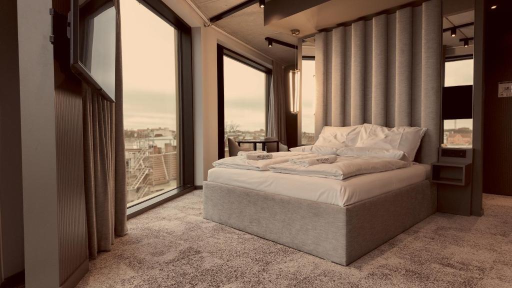 Bellman Hotel
