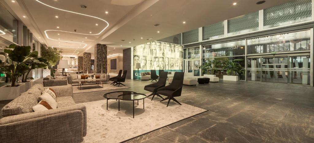 Hotel ILUNION Atrium