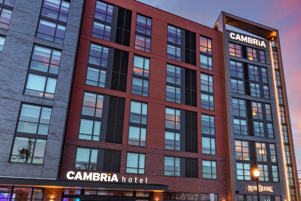 Cambria Hotel Capitol Riverfront