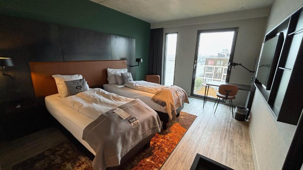 Holiday Inn - the niu, Fender Amsterdam by IHG